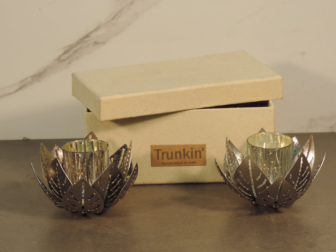 Noor Collection - Set of 2 Votives with tea light holder in a Gift Box - Silver