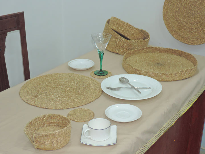 Trunkin' Natural Seagrass placemat set of 4 in basket