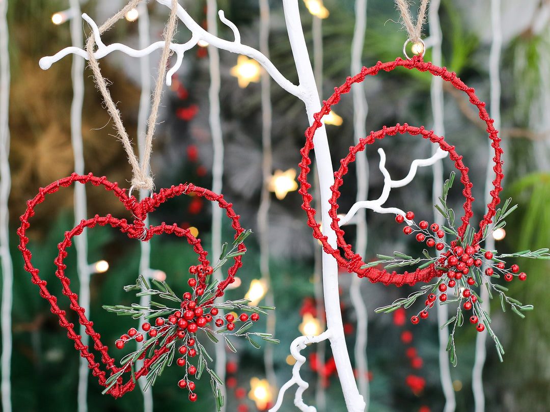 Back To Nature Wreath & Heart Hanging/ Red & Green/ 6"x6" / Set of 2